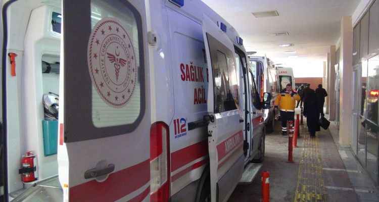 Urfa'da Aile ölümden döndü! 'Ölüm yolu'nda yine kaza
