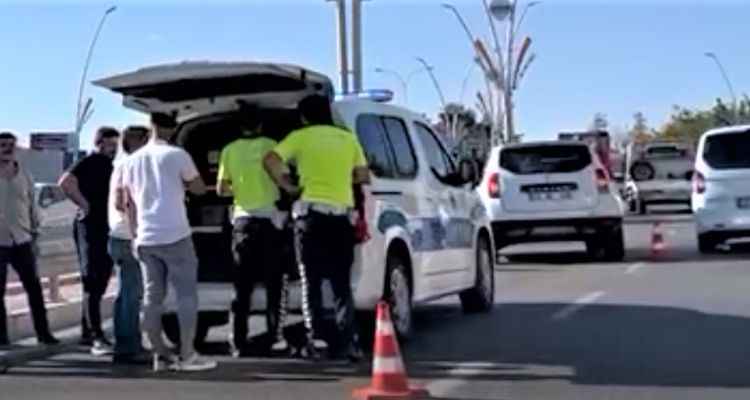 Urfa’da zincirleme kaza! 4 araç birbirine girdi
