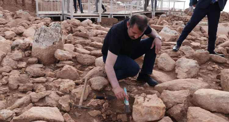 Vali Ayhan Karahantepe’de