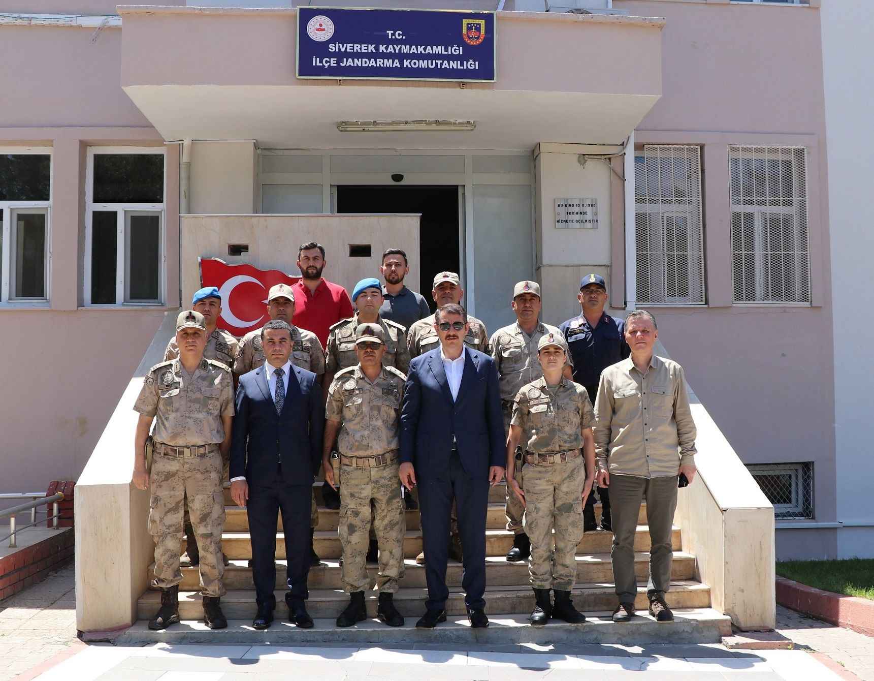 VALİ AYHAN, SİVEREK'TE