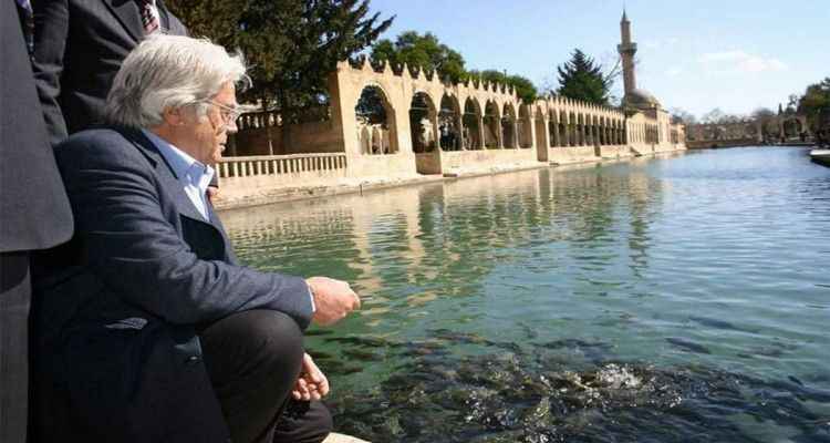 Usta sanatçı Cüneyt Arkın hayatını kaybetti