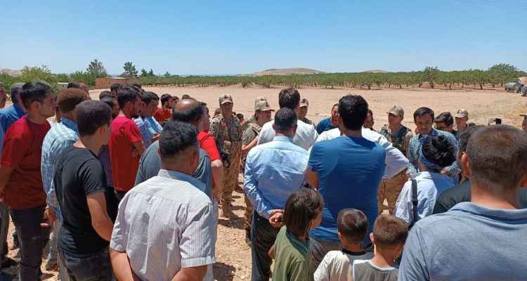 Şanlıurfa'da Yolu trafiğe kapatıp eylem yaptılar