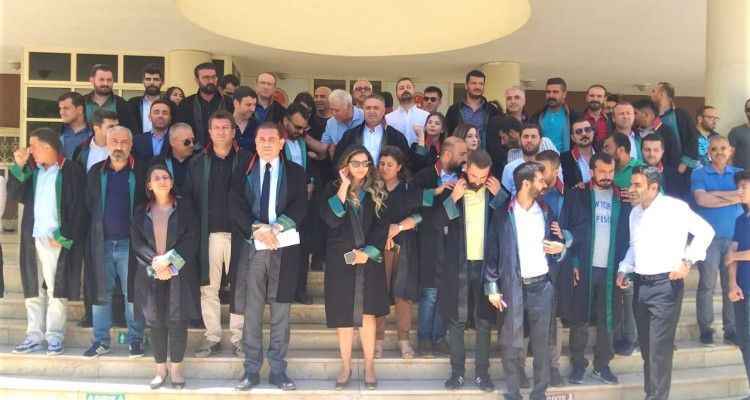 Urfa’da avukatlar öldürülen meslektaşları için toplandı