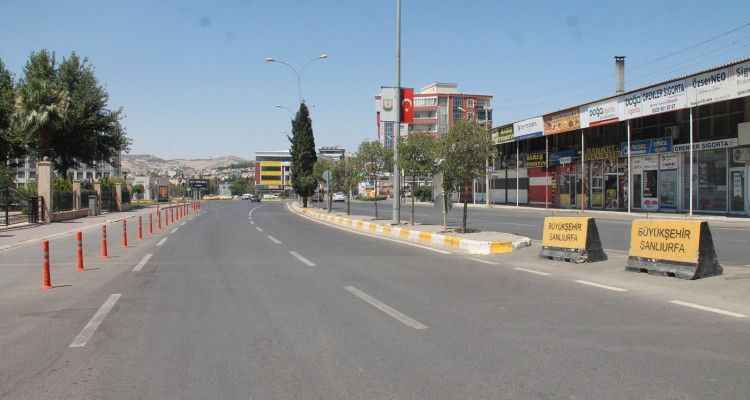 Nerde O Eski Bayramlar! Urfa Sokakları Boş Kaldı