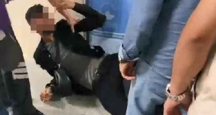 Kadınların fotoğrafını çeken yabancı uyruklu şahıs feci şekilde dövüldü