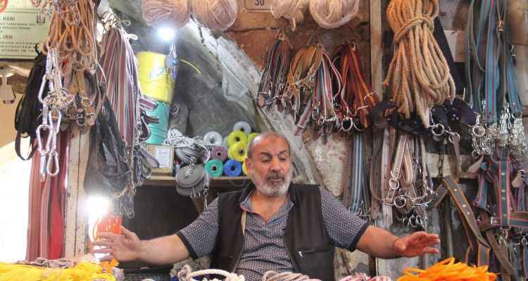Zamana Direniyor! Şanlıurfa'da Unutulmaya yüz tutmuş mesleğini yarım asırdır sürdürüyor