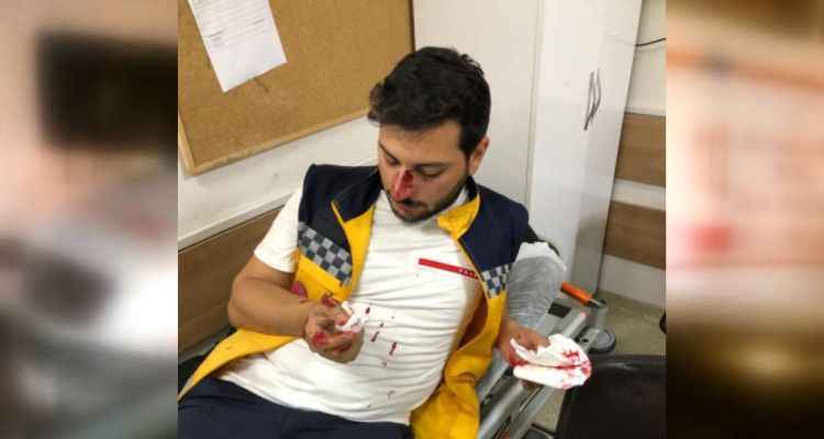Urfa'da trafik terörü! Ambulans şoförünün burnunu kırdı