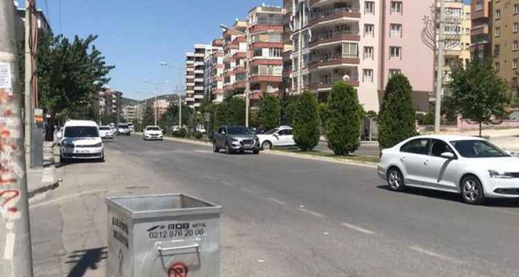 Şanlıurfa'da Üşengeç Sürücü Pes Dedirtti! Kavşağa Gitmedi, Refüjü Kullandı