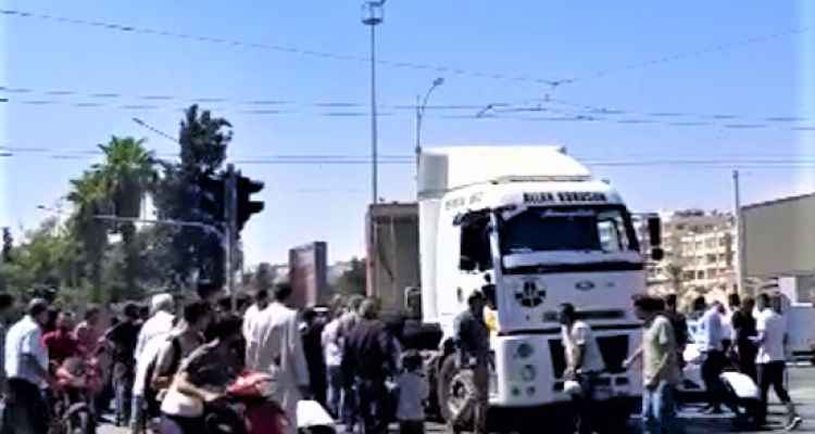 Şanlıurfa'nın tam merkezinde tır dehşet saçtı!