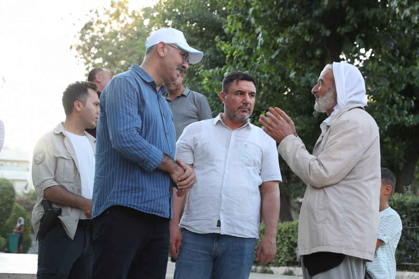 EYYÜBİYE BELEDİYE BAŞKANI MEHMET KUŞ, HALKLA KUCAKLAŞTI