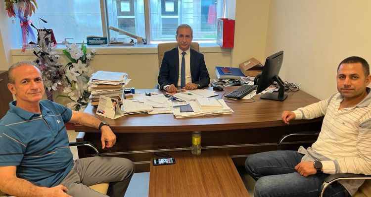 Şanlıurfa'da Ünlü İş İnsanı, İnsanların Hayatlarına Dokunan Tıp Profesörünü Ziyaret Etti