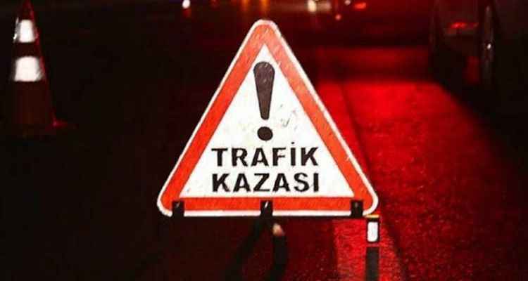Virajı alamayan TIR devrildi, sürücü öldü