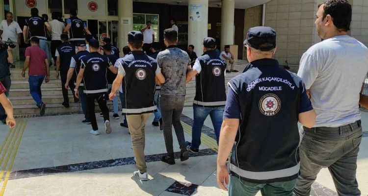 Göç İdaresi Açıkladı! 73 bin 836 kaçak göçmen sınır dışı edildi