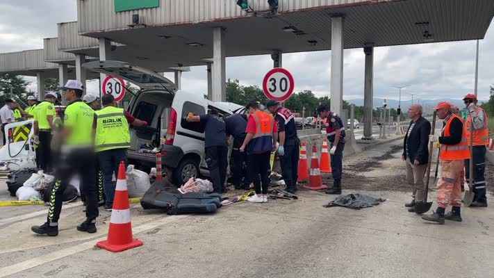 Feci trafik kazası: 3 ölü, 1 yaralı