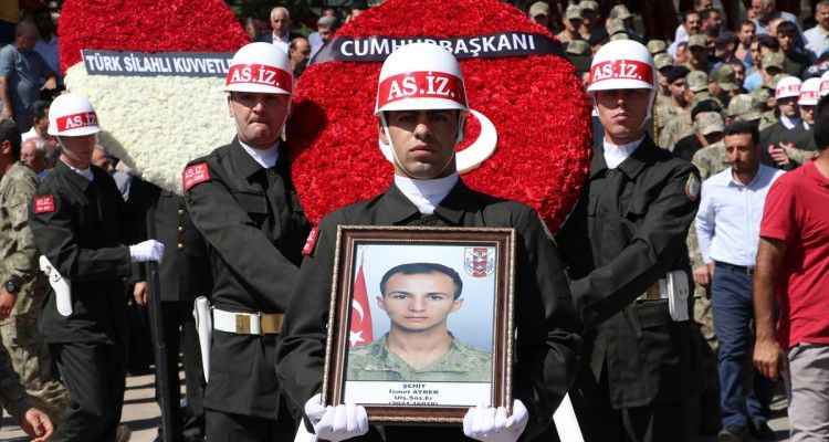 Suruç'ta şehit olan İsmet Aybek son yolculuğuna uğurlandı