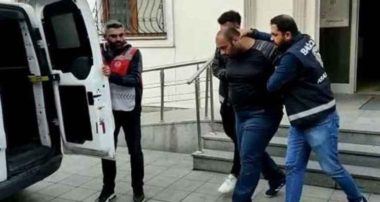 Annesinin kafasını keserek balkondan sokağa atan cani tutuklandı