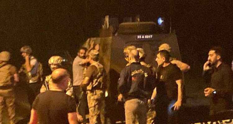 Polisevine silahlı saldırı: 1 polis şehit oldu 1 polis yaralandı