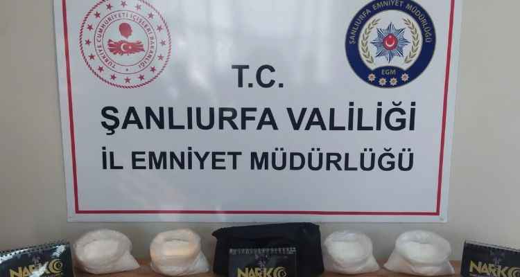 Urfa’da durdurulan araçta metamfetamin maddesi ele geçirildi
