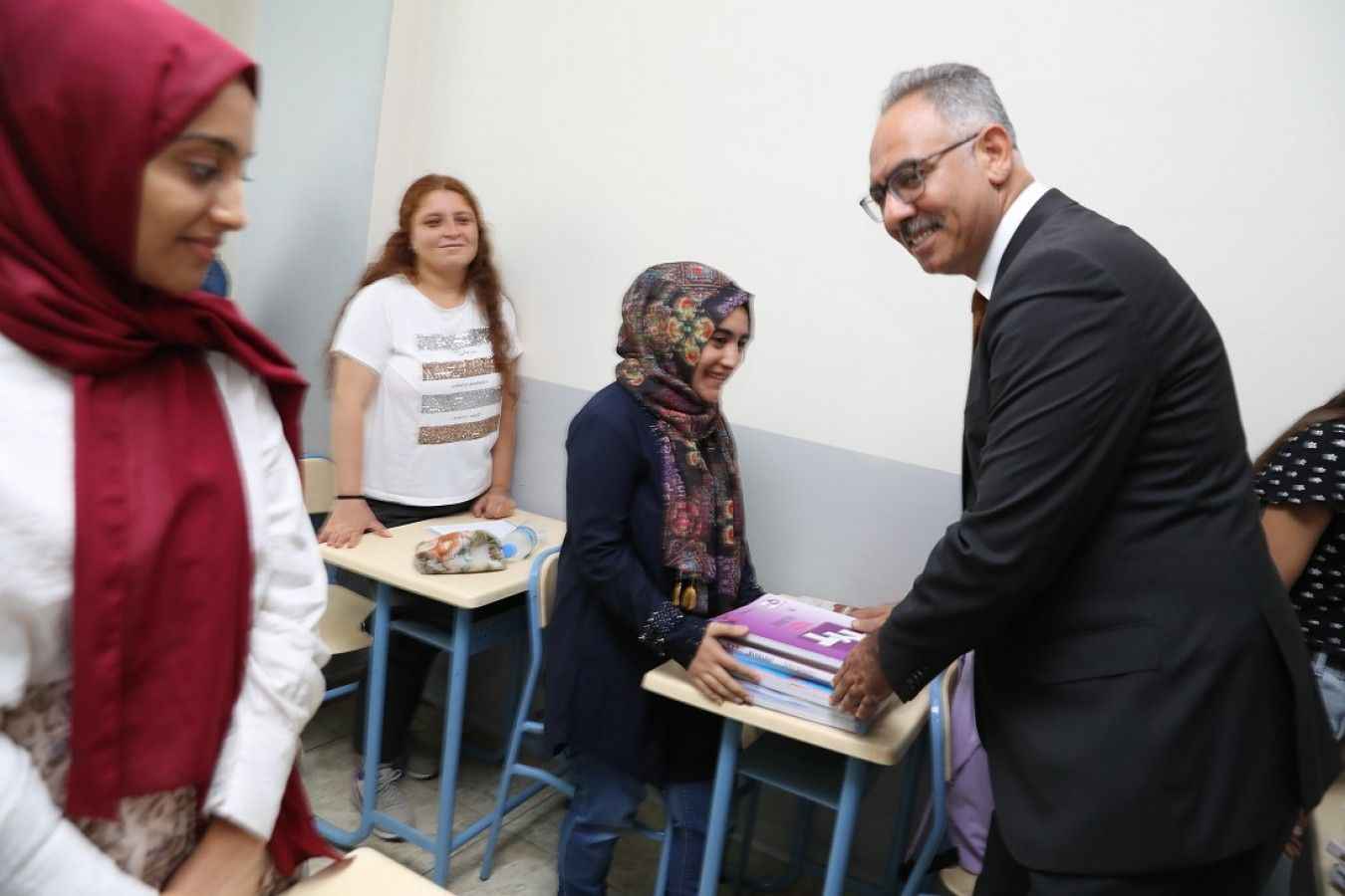 ERDOĞAN, EYYÜBİYE BELEDİYESİ'Nİ TEBRİK ETTİ