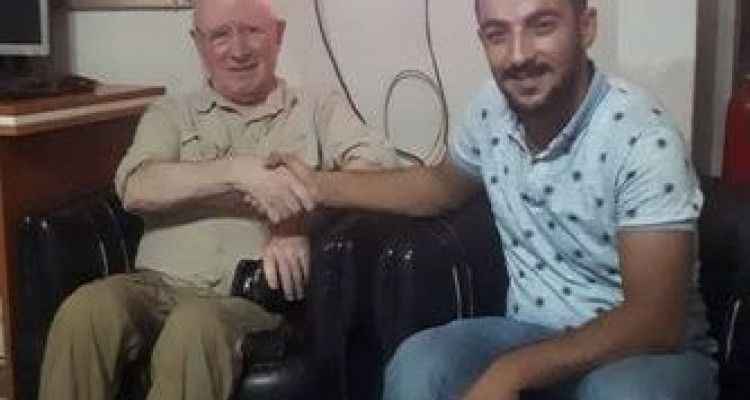 Urfa’da Örnek Taksi Sürücüsü! Turisti Buldu, Çantasını Teslim Etti