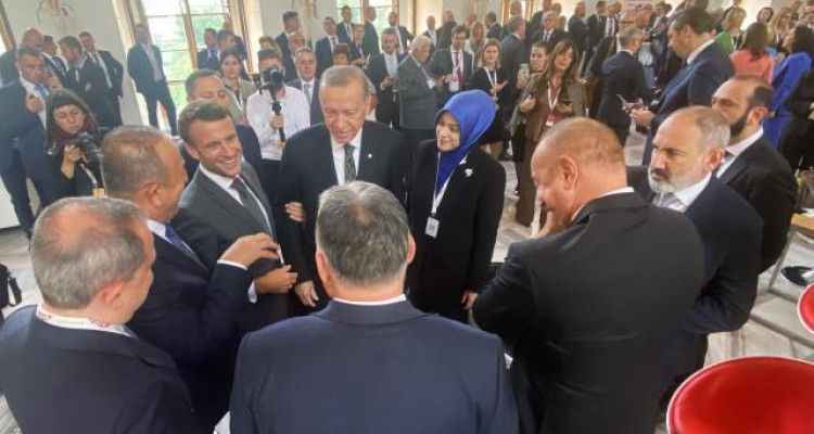 Cumhurbaşkanı Erdoğan'dan Macron'a davet: Gel seni de alalım Türk Birliği'ne, her şey Avrupa'dan ibaret değil