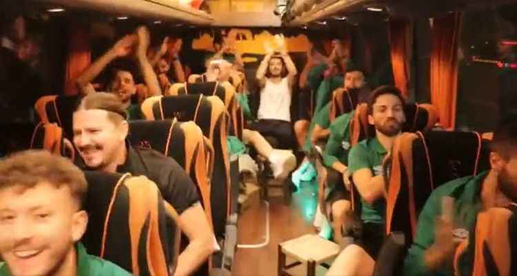 Şanlıurfasporlu futbolcuların düetine Tatlıses'ten yanıt!