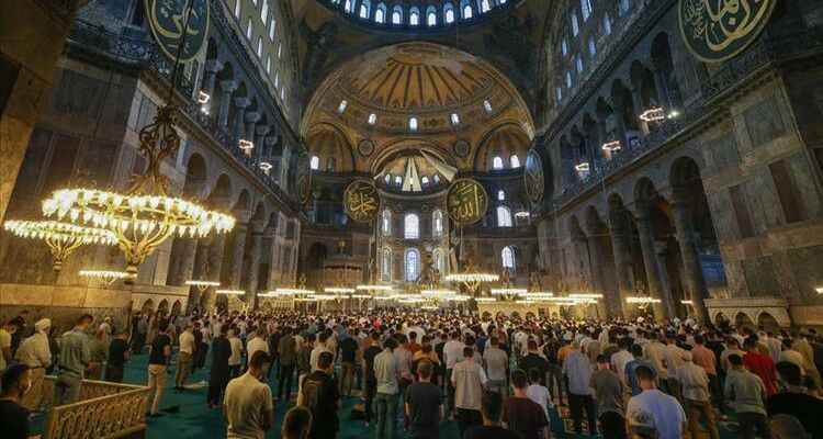 KANDİL GECESİ İBADETLERİ; Mevlid Kandili gecesinde nasıl ibadet edilir? Kandil gecelerine özel bir ibadet var mıdır?