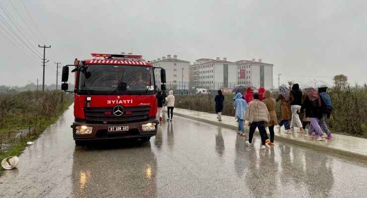 KYK yurdunda doğalgaz paniği: 2 bin 400 öğrenci tahliye edildi