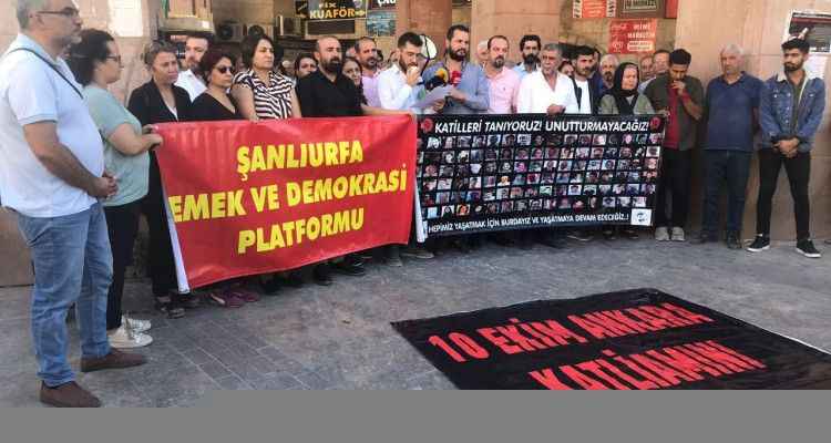 Ankara tren garı önündeki saldırıda ölenler Urfa’da anıldı