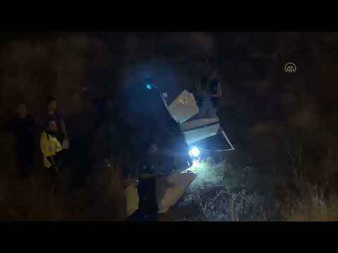 Şarampole devrilen otomobildeki 1 kişi öldü, 2 kişi yaralandı (VİDEO)