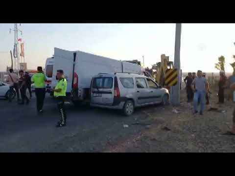 Şanlıurfa'da 3 araç çarpıştı 2 kişi öldü, 3 kişi yaralandı (VİDEO)