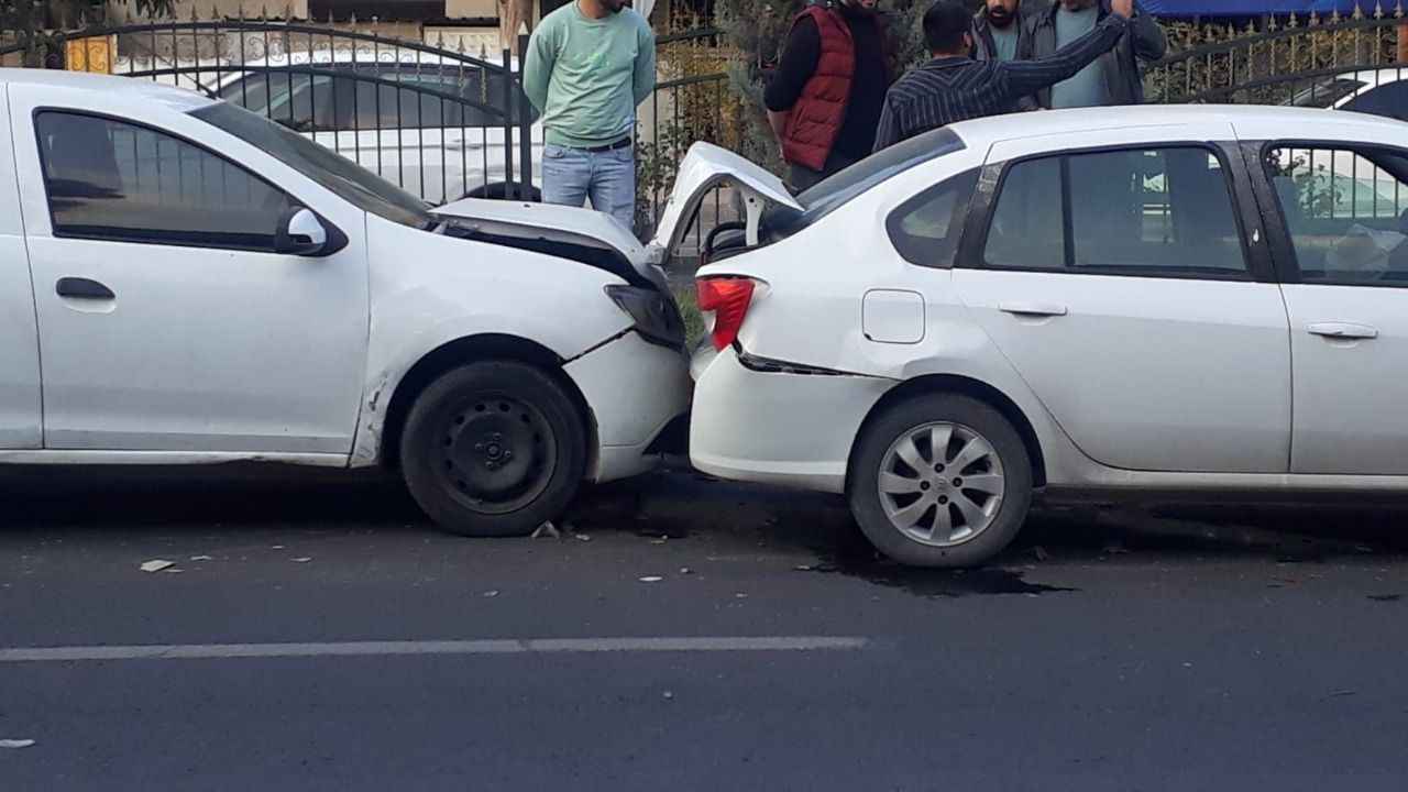 Şanlıurfa’da 4 araç birbirine girdi!