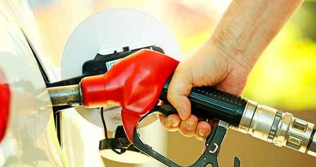 Araç sahiplerine günün ikinci müjdesi verildi! Akaryakıt ve otogaza indirim yapıldı: Yeni benzin motorin LGP fiyatları