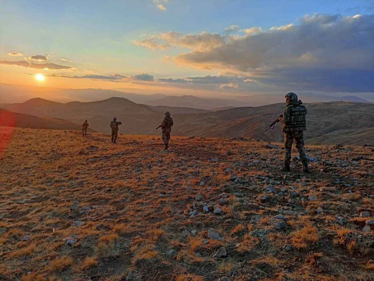 Sınırdan geçmeye çalışan terör örgütü üyeleri yakalandı