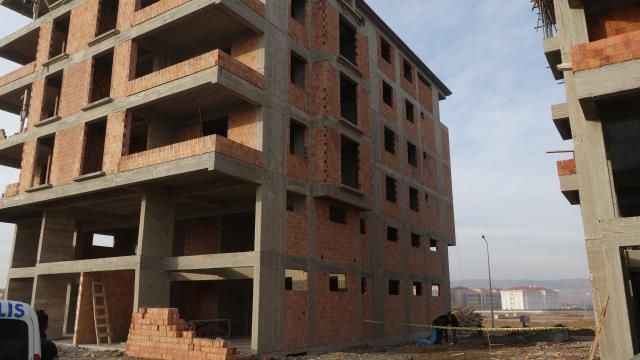 17 yaşındaki genç inşaat alanında ölü bulundu
