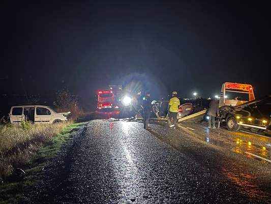 Feci trafik kazasında 3 kişi öldü, 2 kişi yaralandı