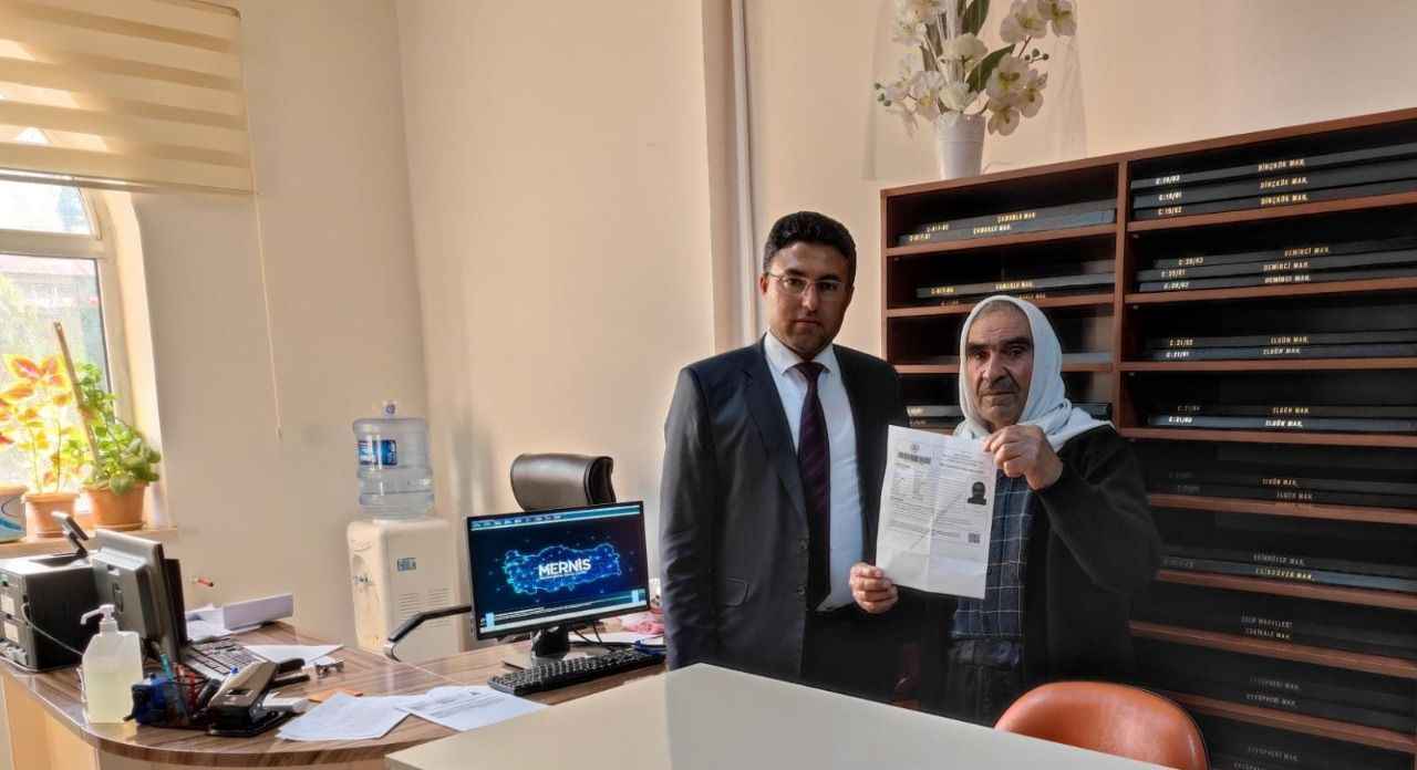 Urfa'da 63 yaşında kimlik sahibi oldu