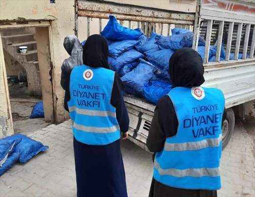 Şanlıurfa'da ihtiyaç sahiplerine gıda ve kömür yardımı