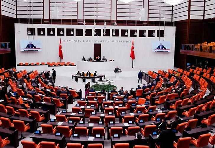 Merakla bekleniyordu! EYT'de kritik eşik aşıldı... Düzenleme Plan ve Bütçe Komisyonu'nda kabul edildi