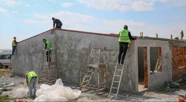 Nurdağı ve İslahiye'de kurulacak geçici barınma alanlarında çalışmalar sürüyor