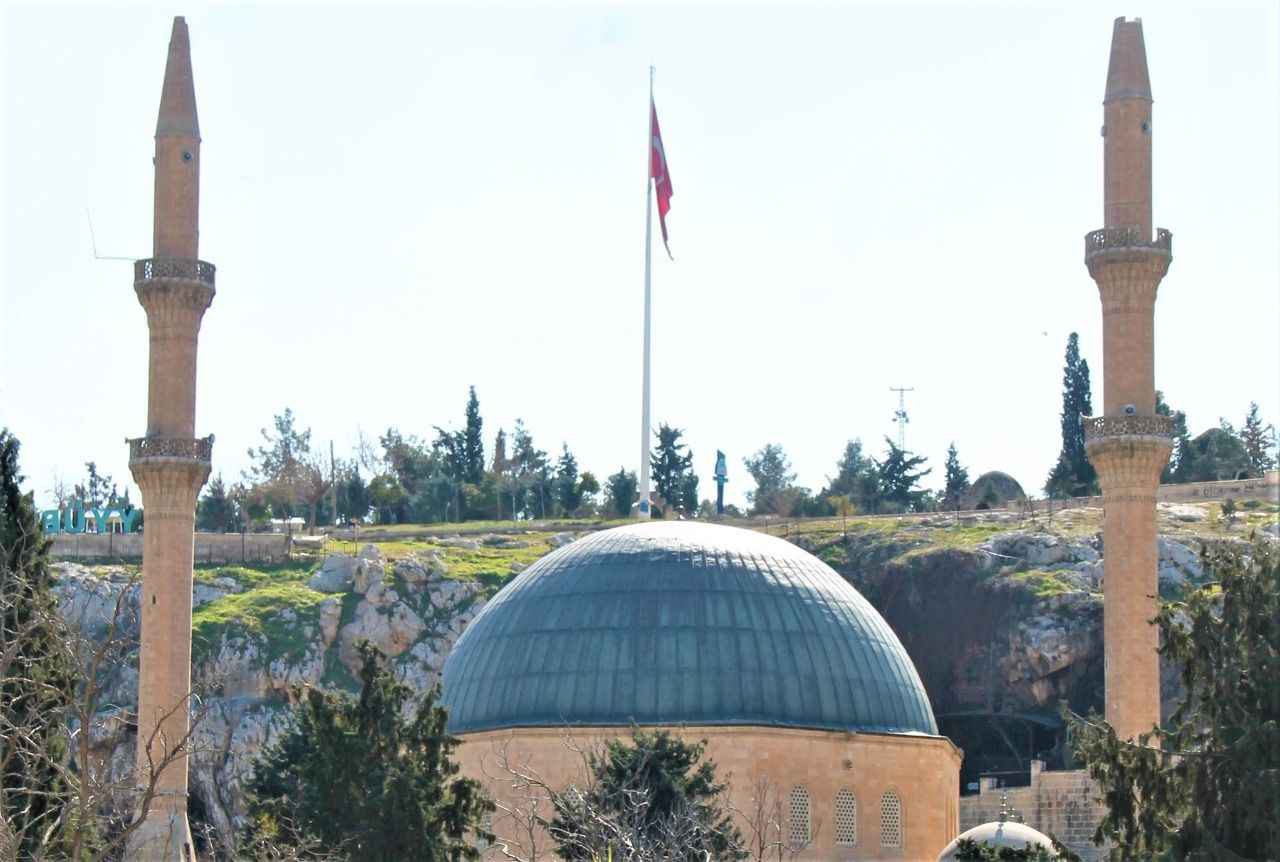 Minareler tehlike saçıyor