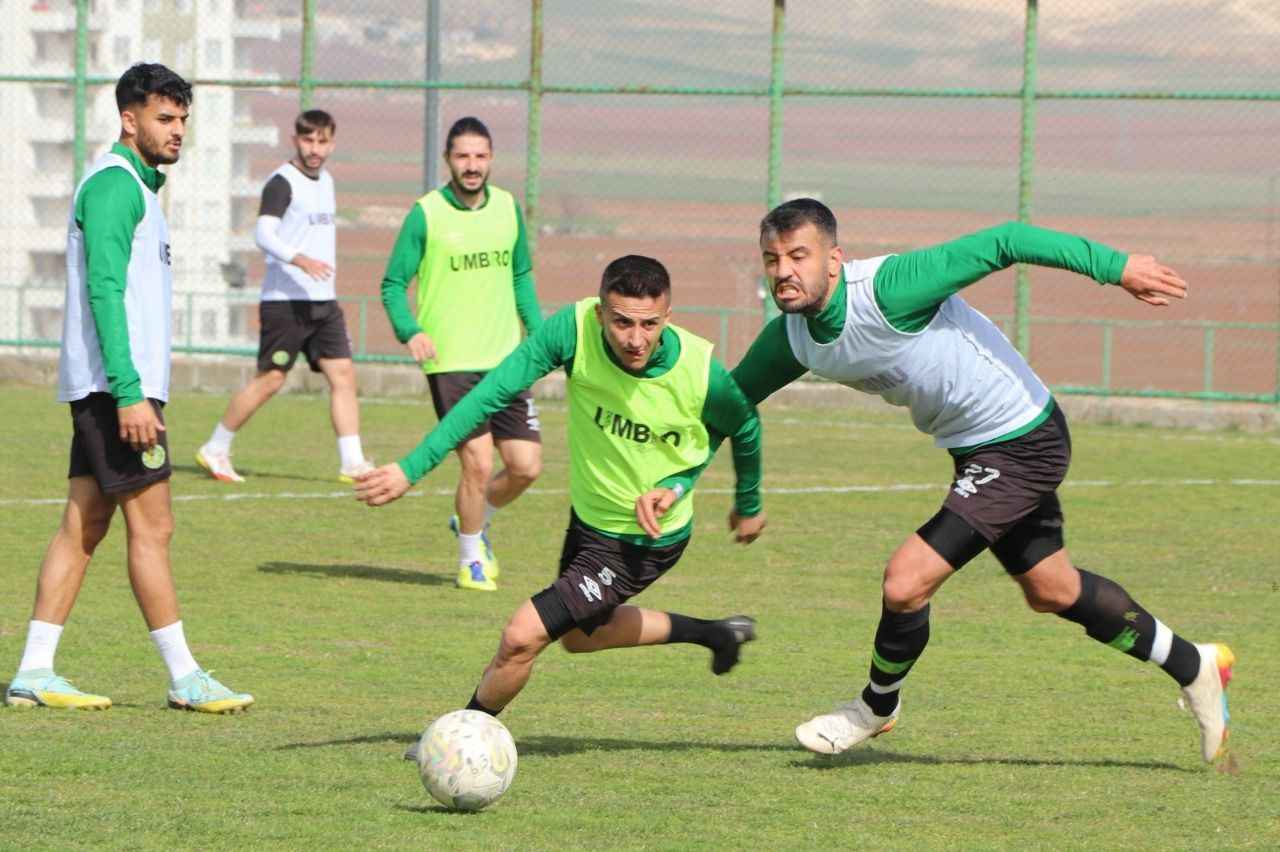 Şanlıurfaspor, ısınma ve 5'e 2 top kapmaca çalıştı