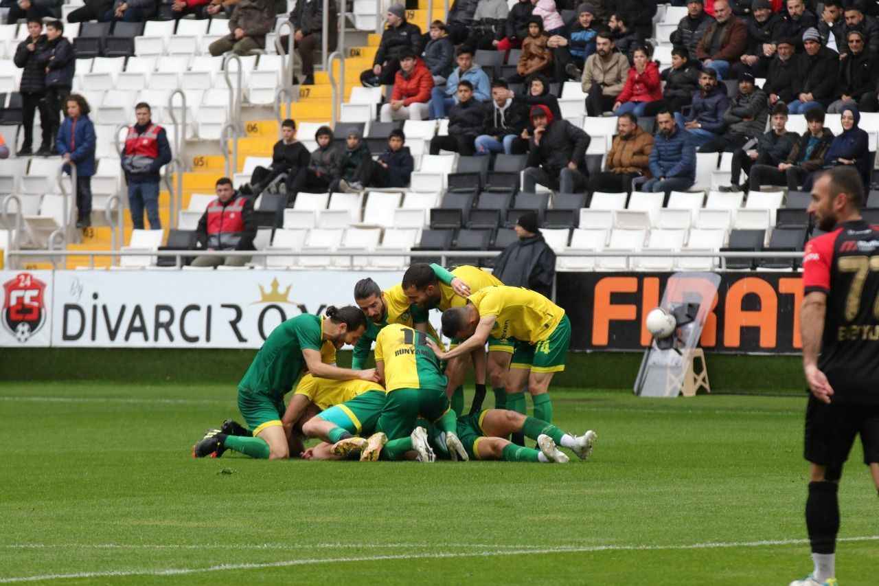 Şanlıurfaspor zirve yarışını sürdürdü Deplasmanda 2-1 kazandı