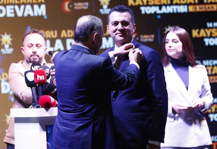 Meral Akşener'in danışmanı Hasan Sami Özvarinli İYİ Parti'den istifa edip AK Parti'ye katıldı