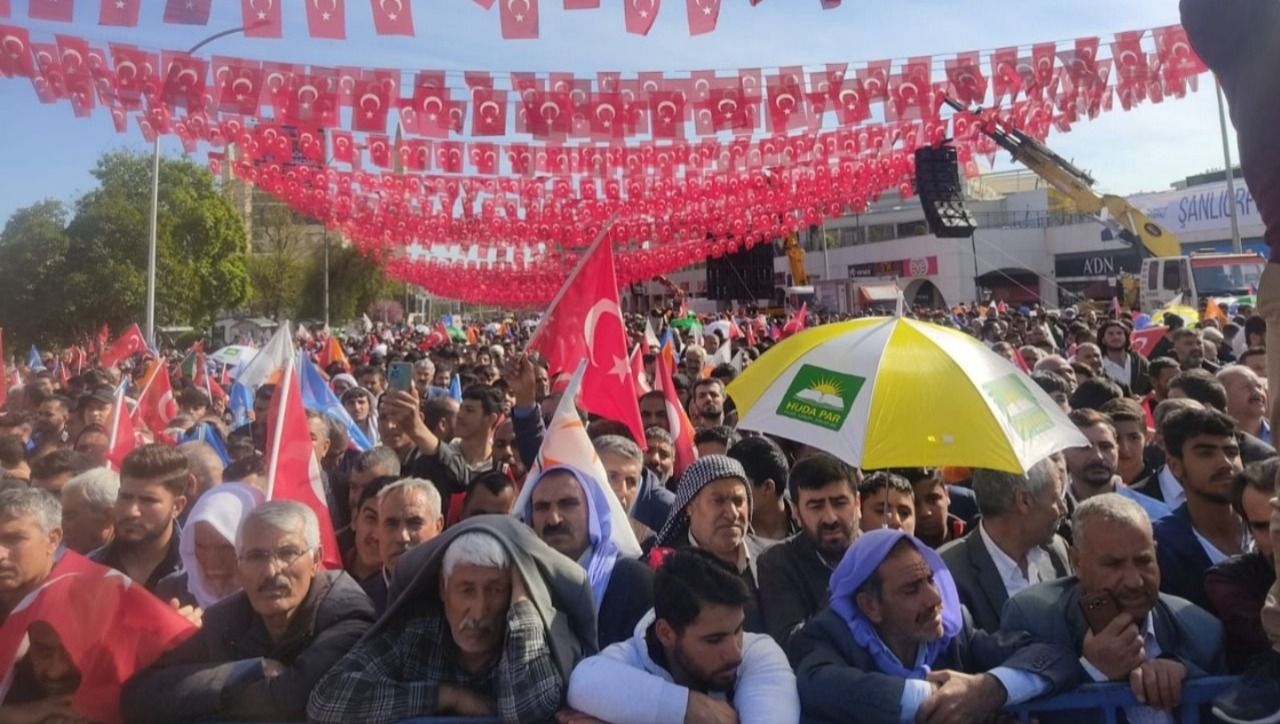 Urfalılar miting alanına gelmeye başladı