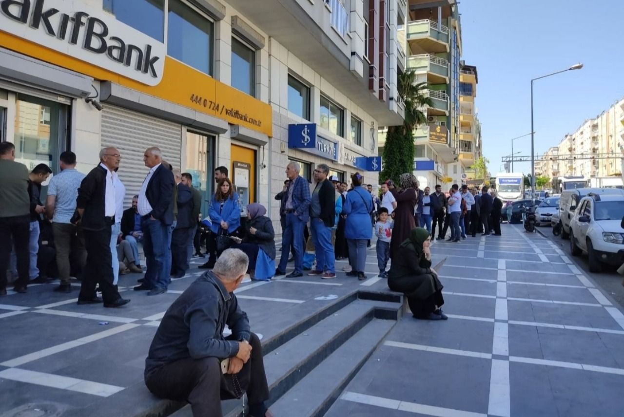 Urfa’da DASK kuyruğu vatandaşı mağdur ediyor “Muhatap dahi bulamıyoruz”