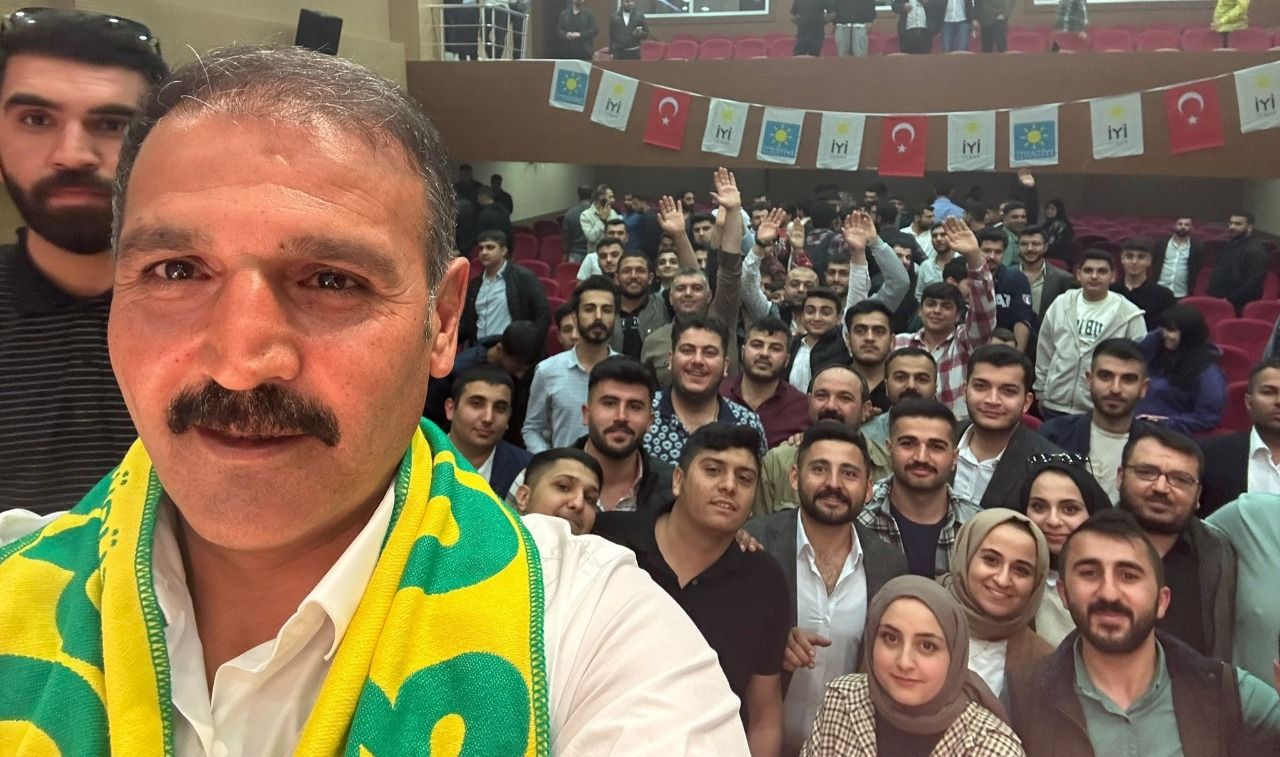 İYİ Parti Adayı Emin Yetim, Gençlerle Bir Araya Geldi