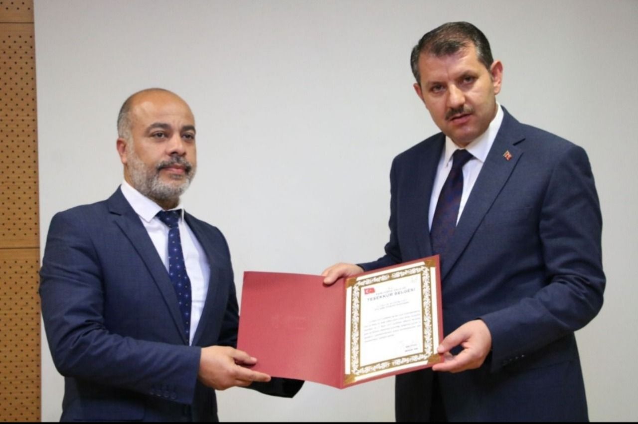 Vali Ayhan’dan sağlık teşkilatına başarı belgesi