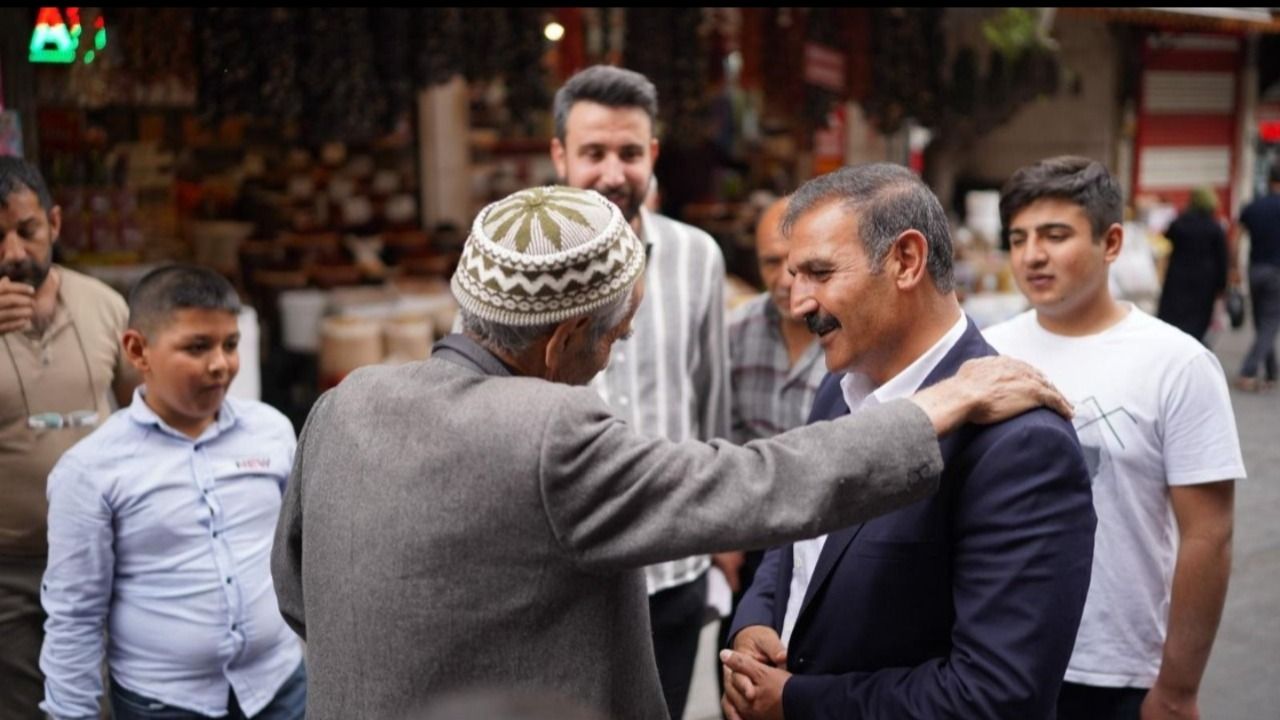 İYİ Parti adayı Emin Yetim Haşimiye esnafını dinledi