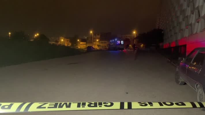 Bir kişi bıçaklanarak öldürülmüş halde bulundu